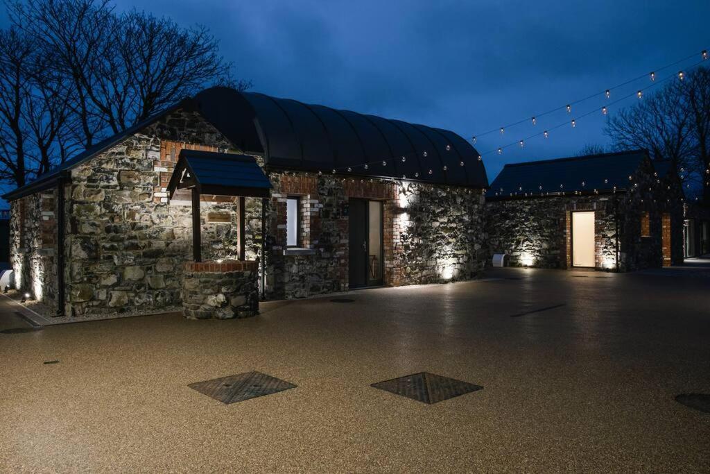 The Byre At Corrstown Village 포트러시 외부 사진