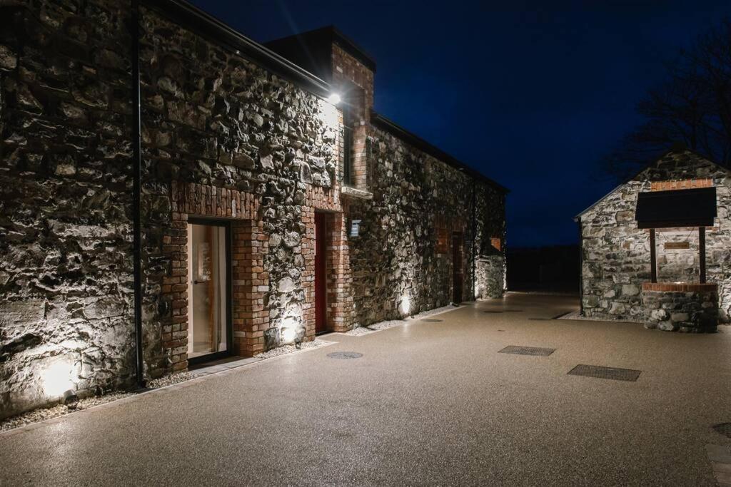 The Byre At Corrstown Village 포트러시 외부 사진